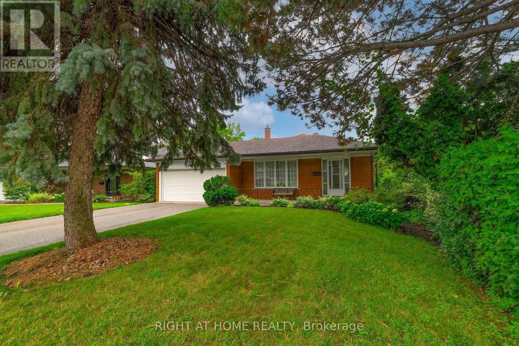236 Shaughnessy Boulevard, Toronto (don Valley Village)