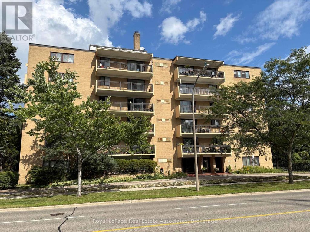 408 - 557 The East Mall, Toronto (islington-City Centre West)