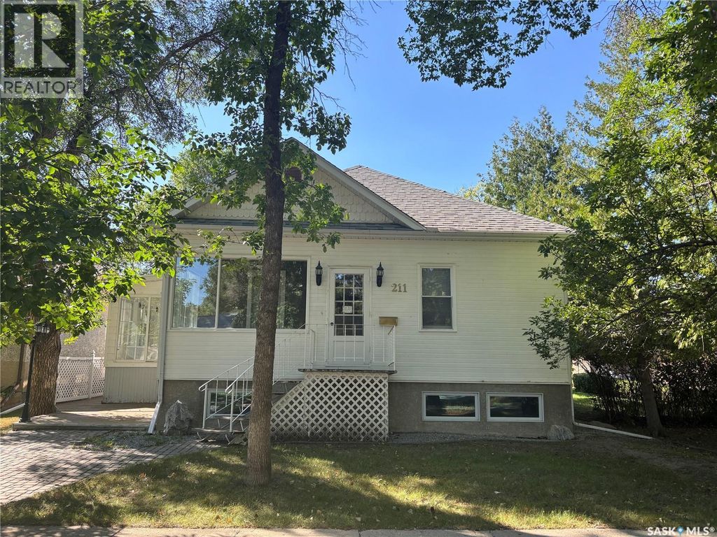 211 Aspen Street, Maple Creek