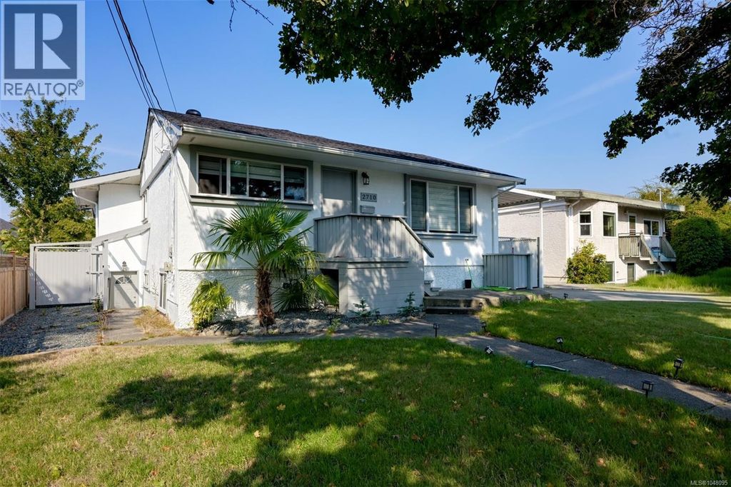 2710 Victor St, Victoria