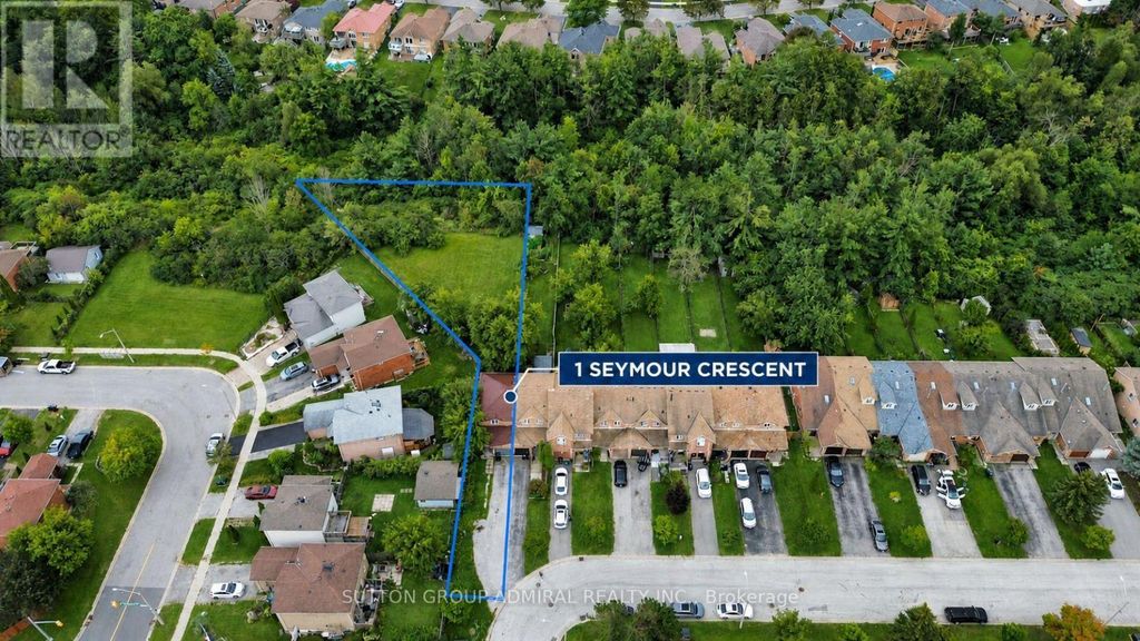 1 Seymour Crescent, Barrie (holly)