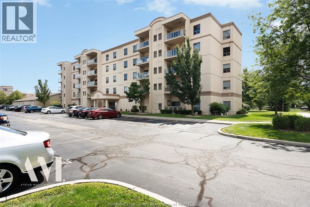 325 Village Grove Unit# 306, Tecumseh