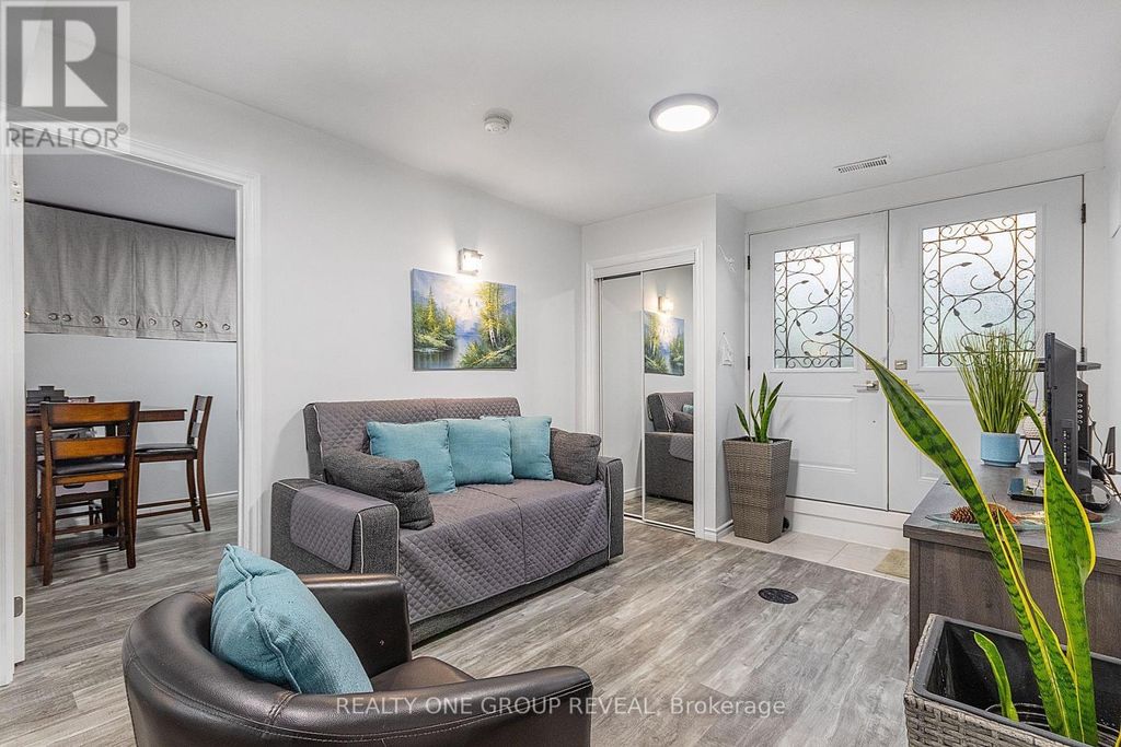 Lower - 524 Simcoe Street S, Oshawa (central)