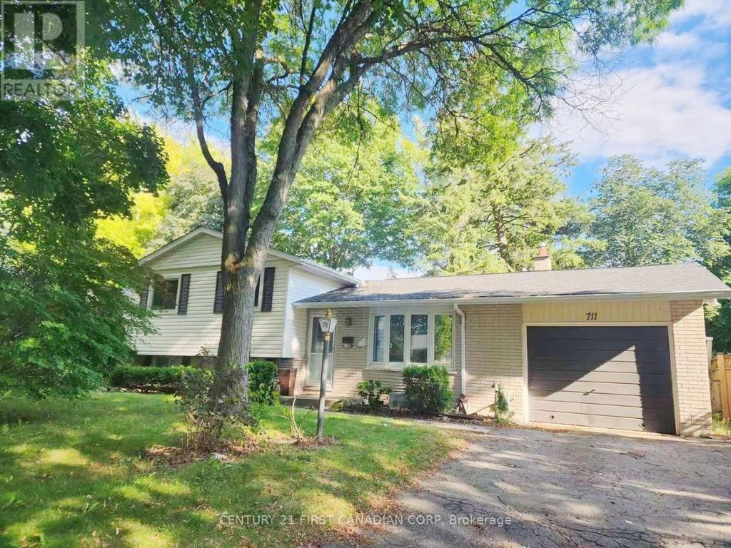 Upper Level - 711 Algoma Avenue, London North (north H)