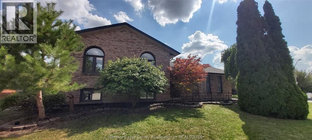 8339 Kingston Crescent, Windsor