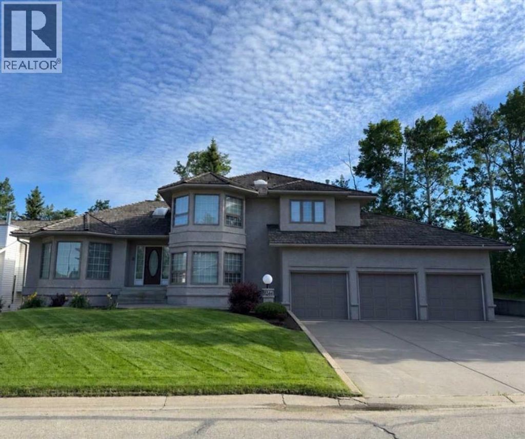 9244 Wedgewood Drive N, Wedgewood