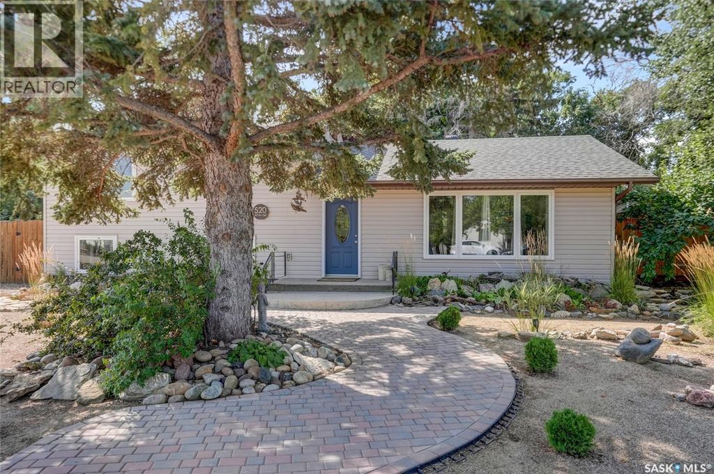 520 3rd Avenue E, Assiniboia