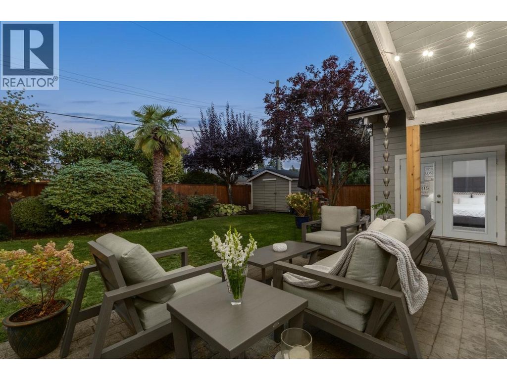 1208 Rosewood Crescent, North Vancouver