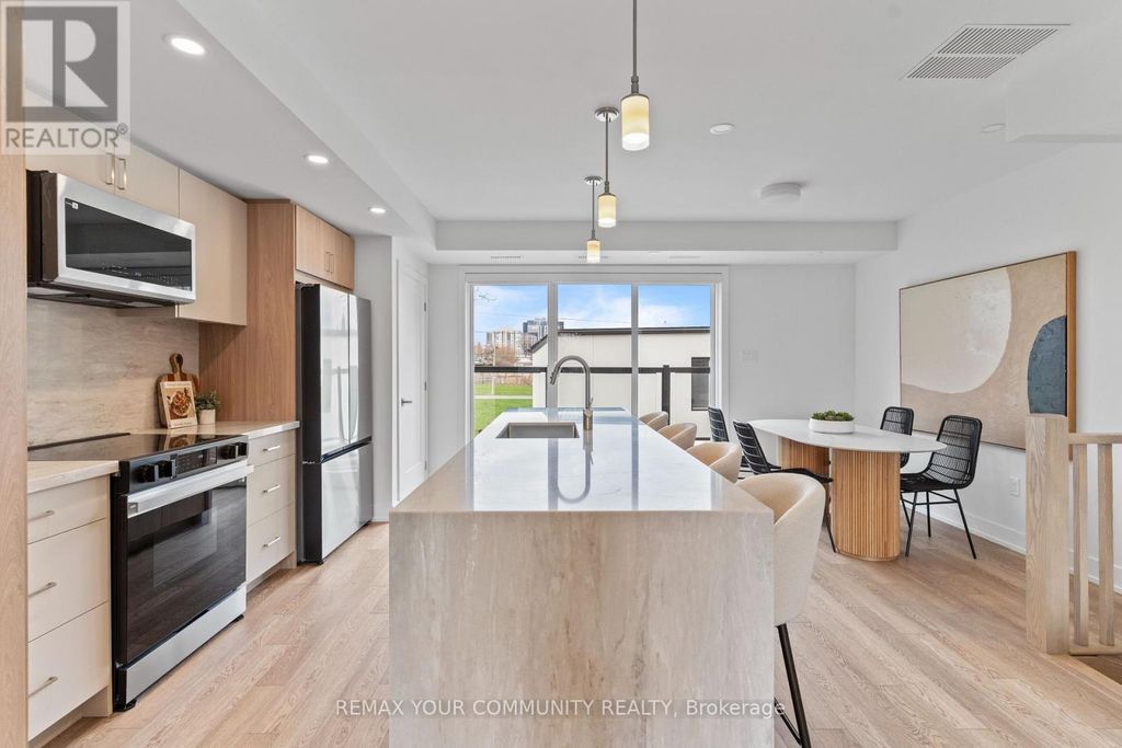 3 - 15 Acorn Avenue, Toronto (islington-City Centre West)