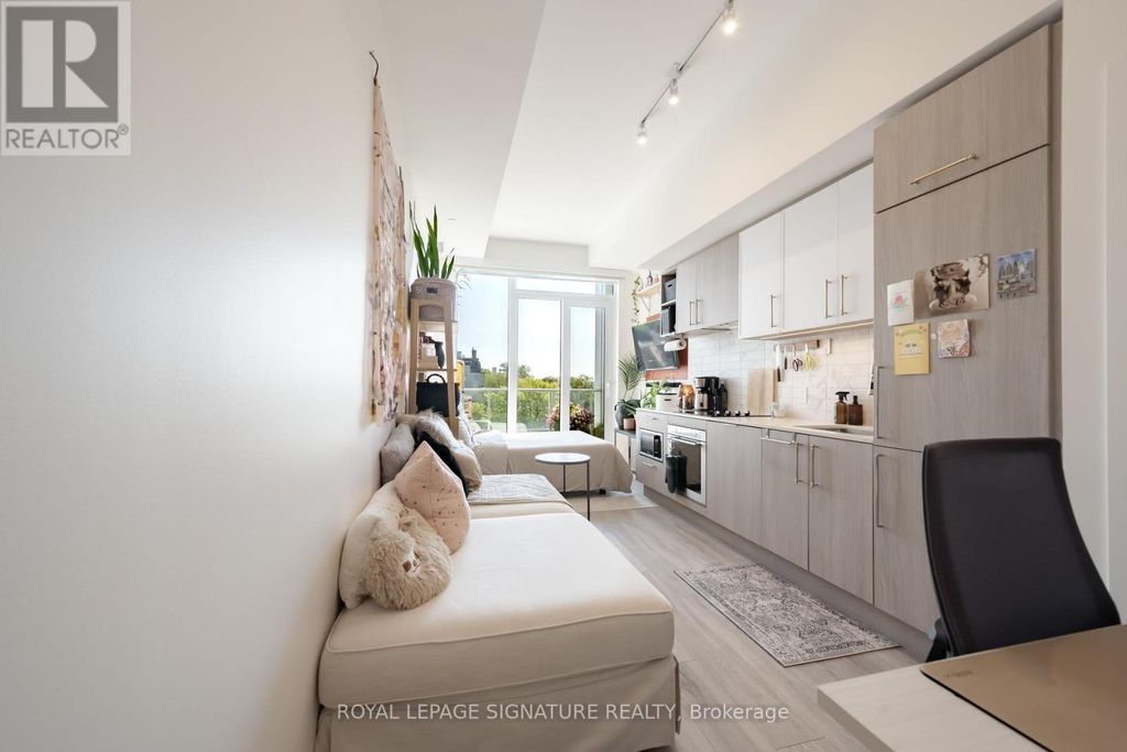 929 - 2020 Bathurst Street, Toronto (humewood-Cedarvale)