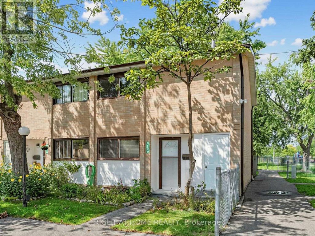 10 - 10 Fleetwood Crescent, Brampton (southgate)