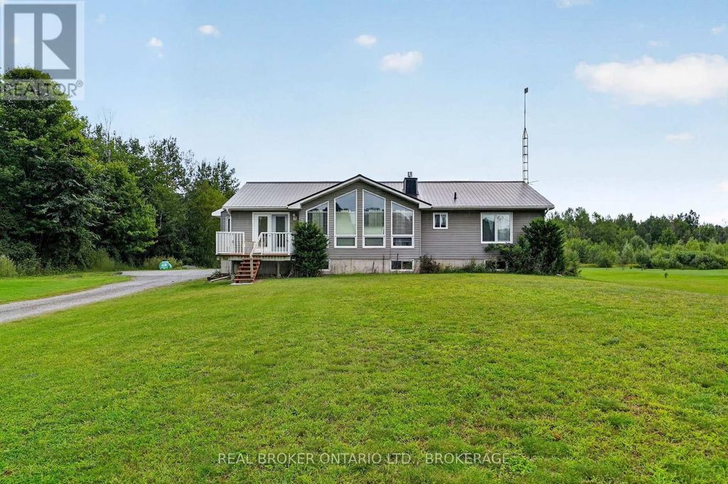 14950 Sandtown Road, South Stormont