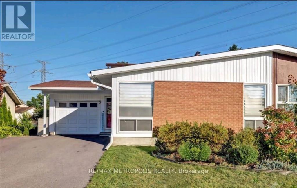 Bsmt - 7 Medhurst Drive, Ottawa