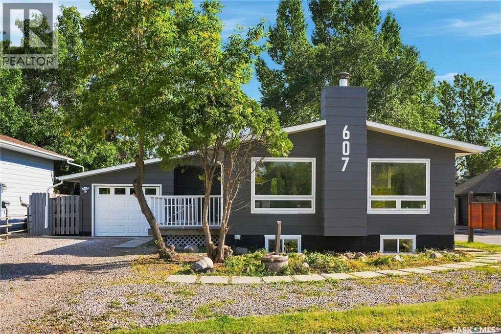 607 Lenore Drive, Saskatoon