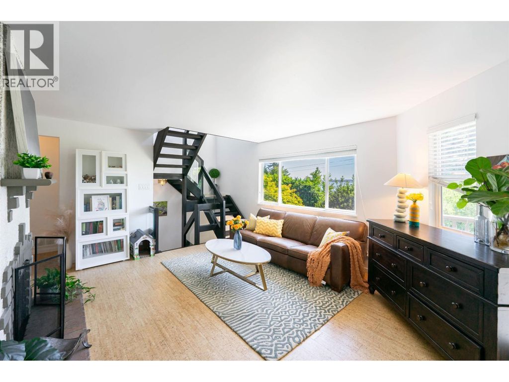 3341 Marine Drive, West Vancouver