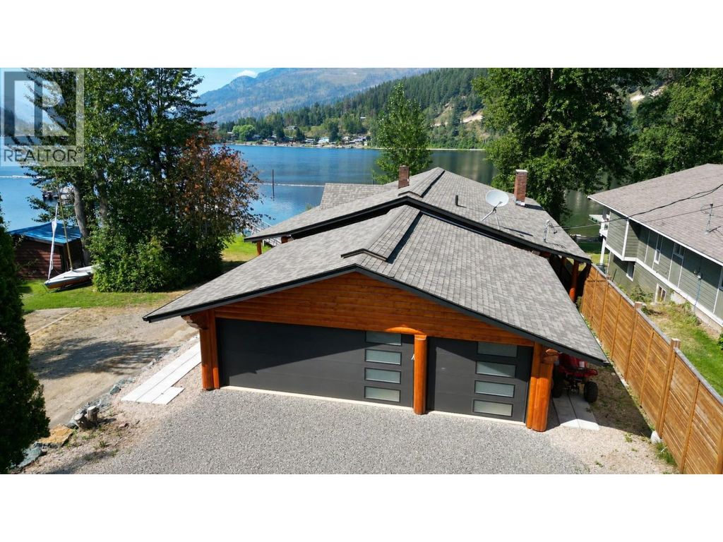 8758 Holding Road Unit# 1, Adams Lake