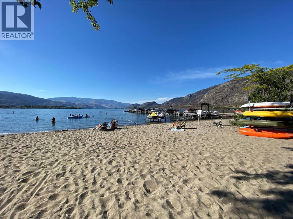 7600 Cottonwood Drive Unit# 202, Osoyoos
