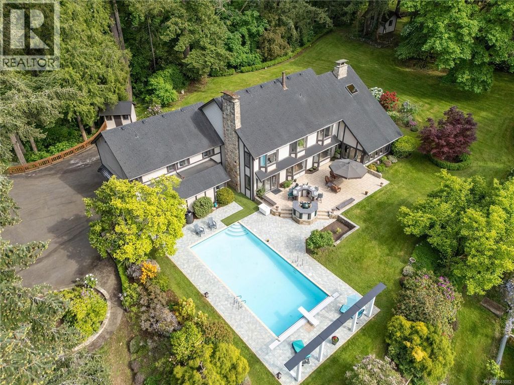 6434 Woodgrove Way, Duncan