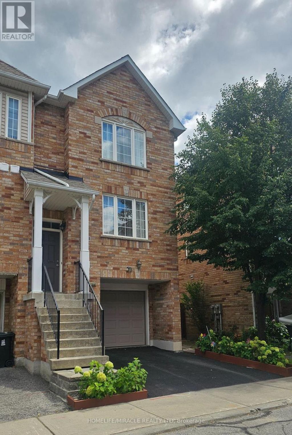 1 - 2800 Eglinton Avenue E, Toronto (eglinton East)