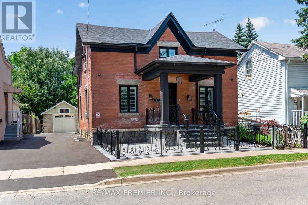 21 Elizabeth Street N, Brampton (downtown Brampton)