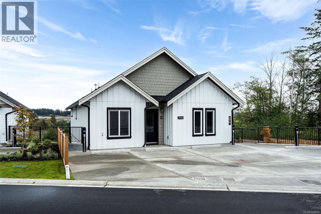 201 7043 Central Saanich Rd, Central Saanich