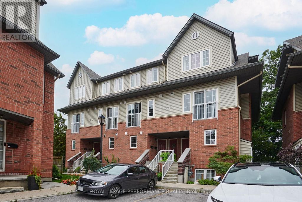 64 Mayflower Private, Ottawa