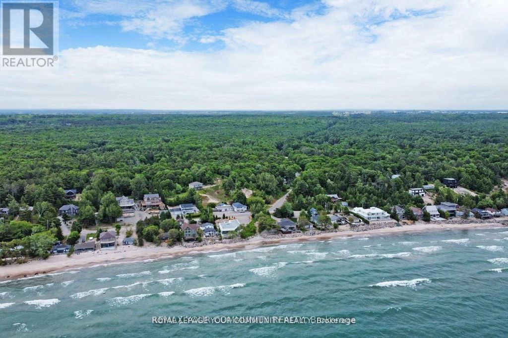 1207 Tiny Beaches Road S, Tiny