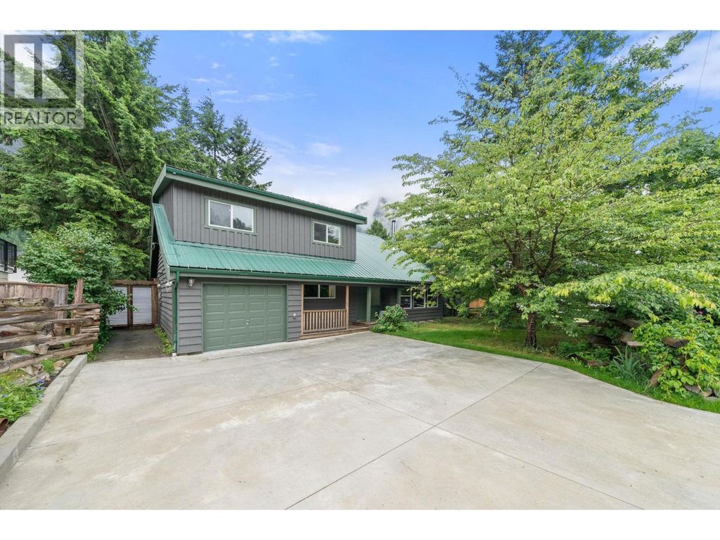 38260 Westway Avenue, Squamish
