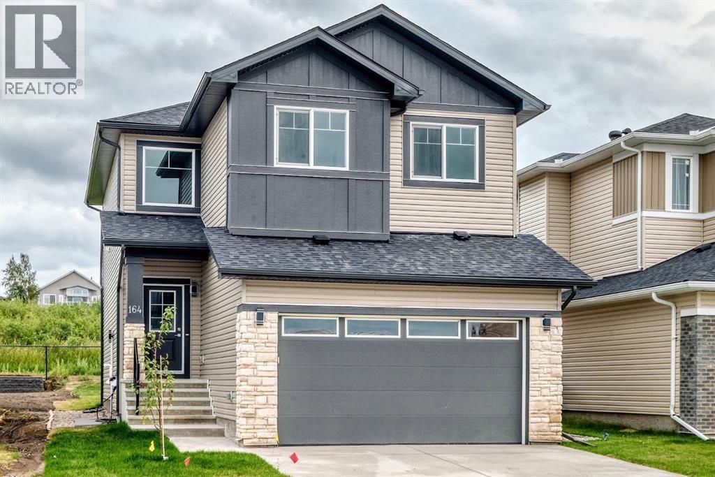 164 Lakewood Circle, Strathmore