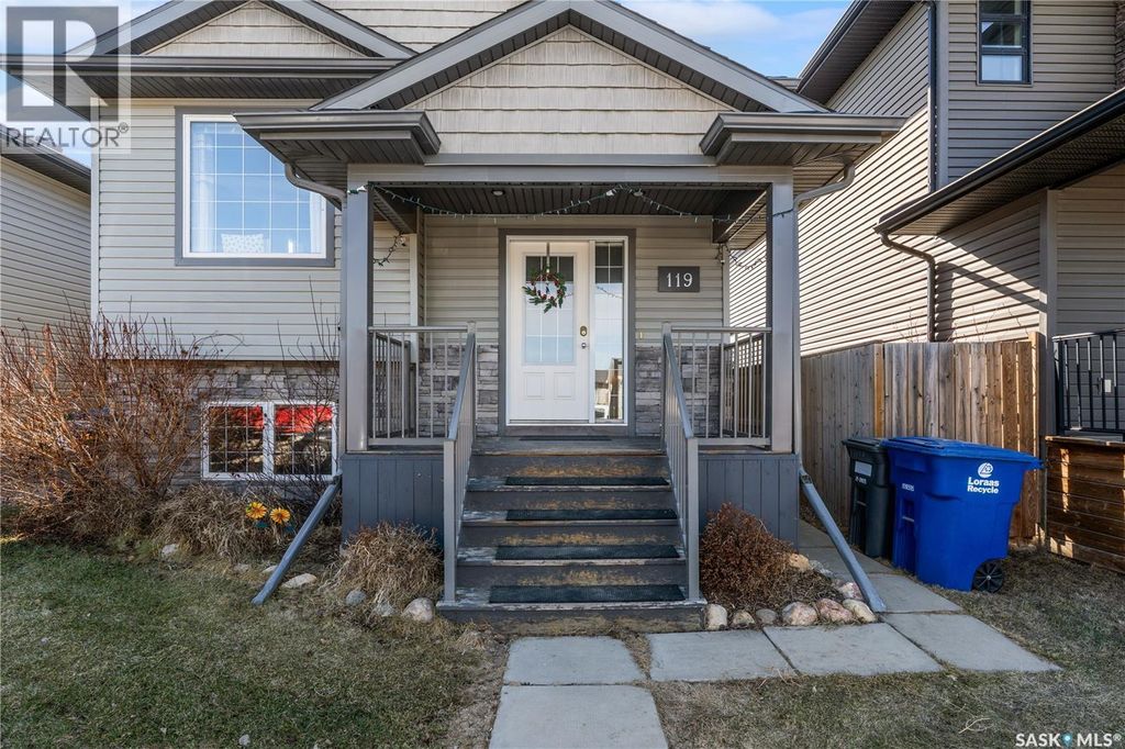 119 Maningas Bend, Saskatoon
