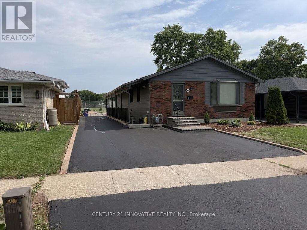 Upper - 541 Chamberlain Road, Burlington (shoreacres)