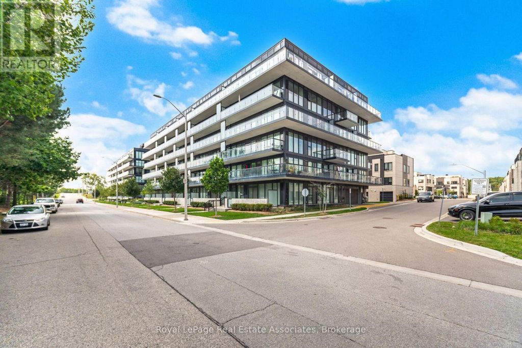 B327 - 1119 Cooke Boulevard, Burlington (bayview)