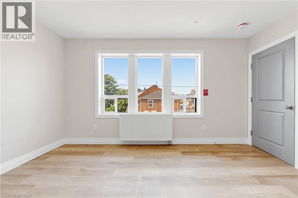 65 Sanford Avenue S, Hamilton