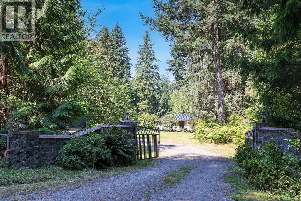 2400 Clark Rd, Courtenay