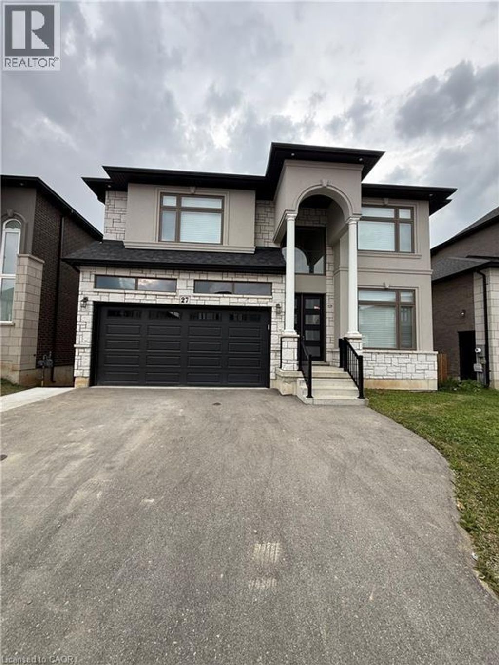 27 Deerfield Lane, Ancaster