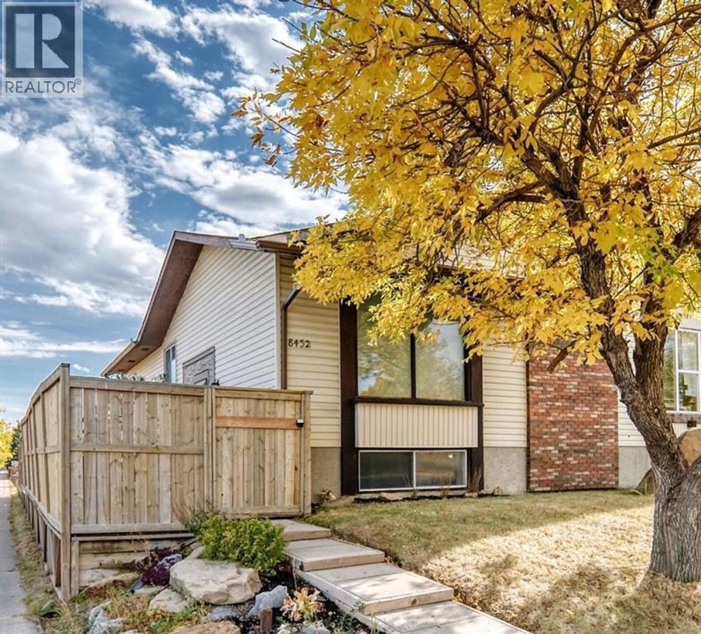 8432 Berkley Road Nw, Calgary