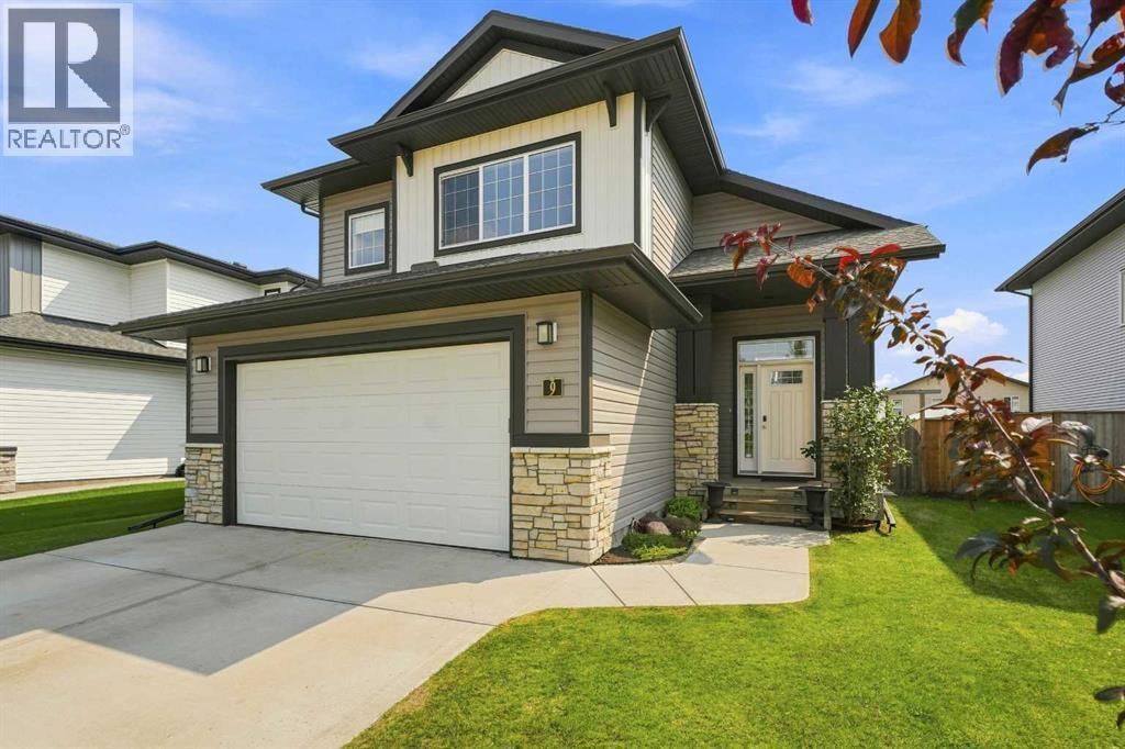 9 Trinity Street, Lacombe
