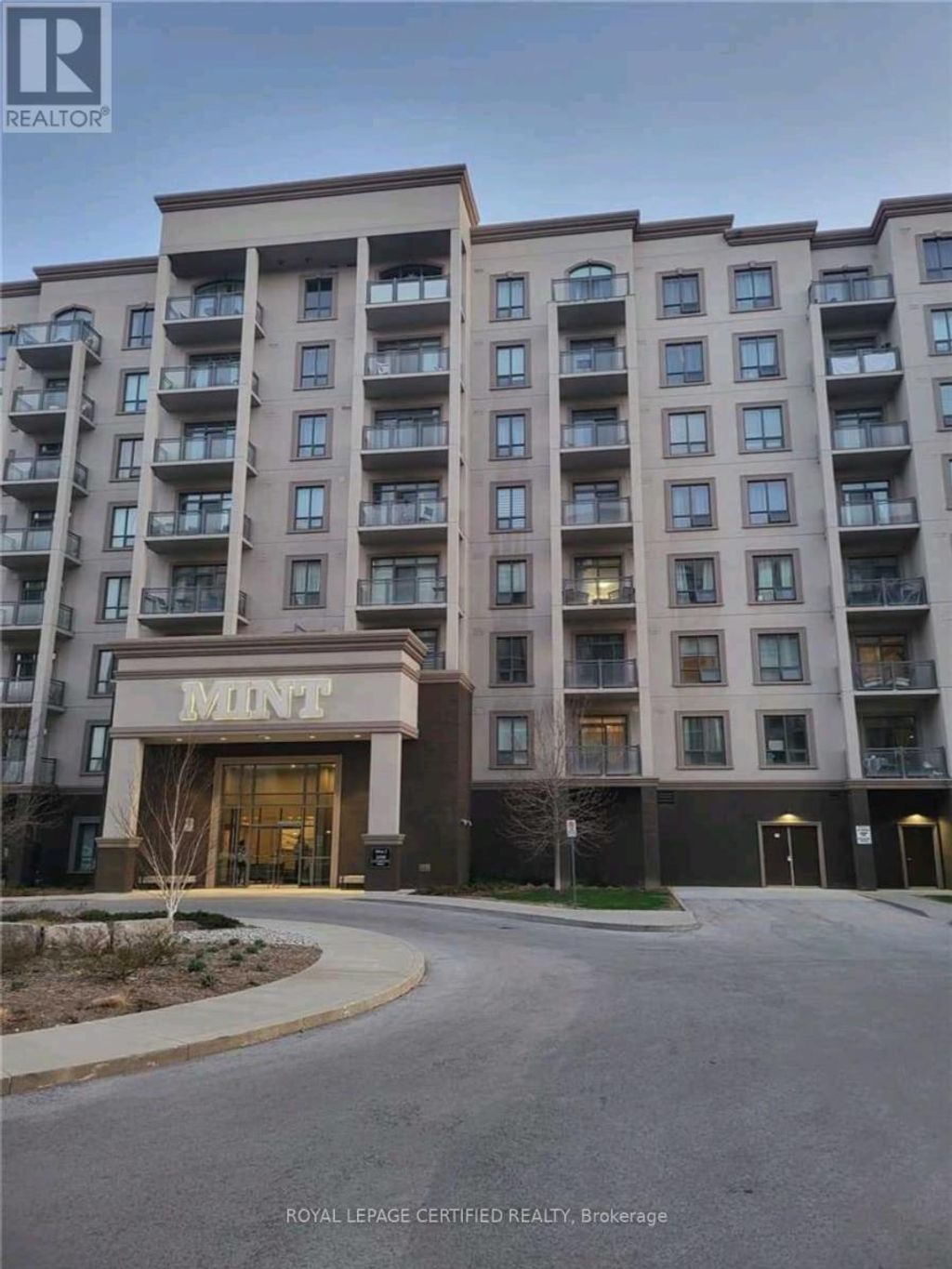 724 - 2490 Old Bronte Road, Oakville (wm Westmount)