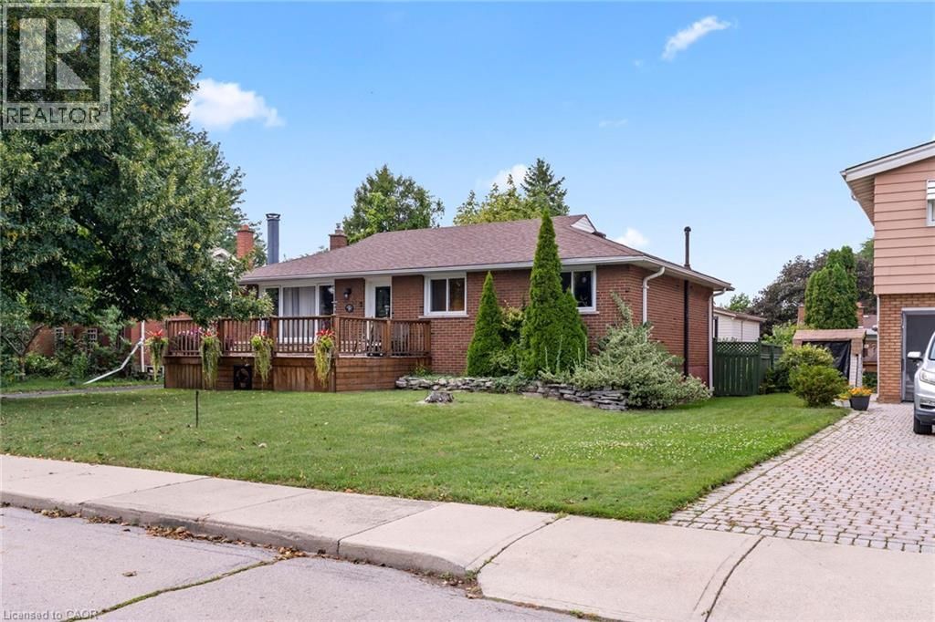 15 Collier Crescent, Hamilton