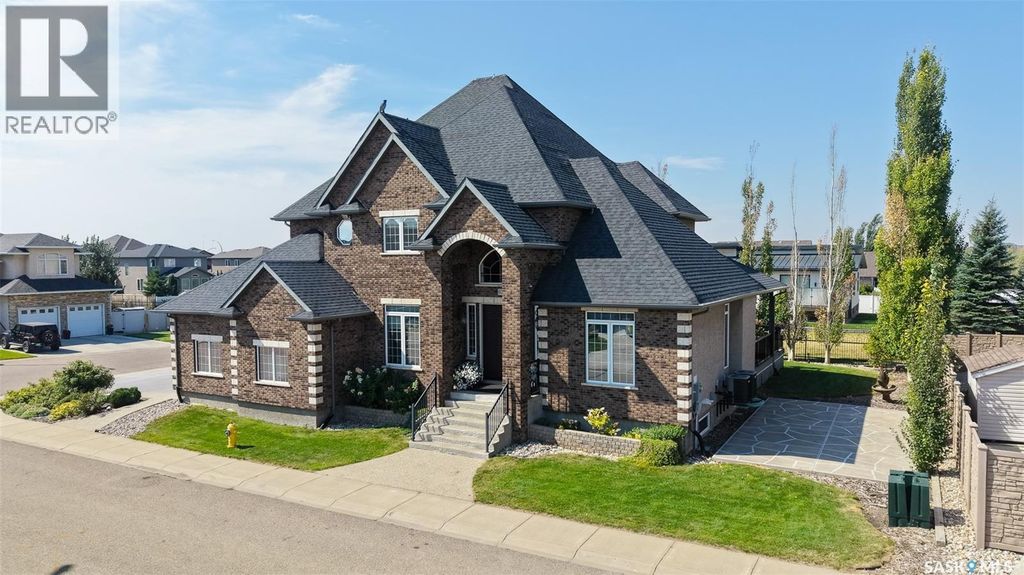 8259 Wascana Gardens Point, Regina