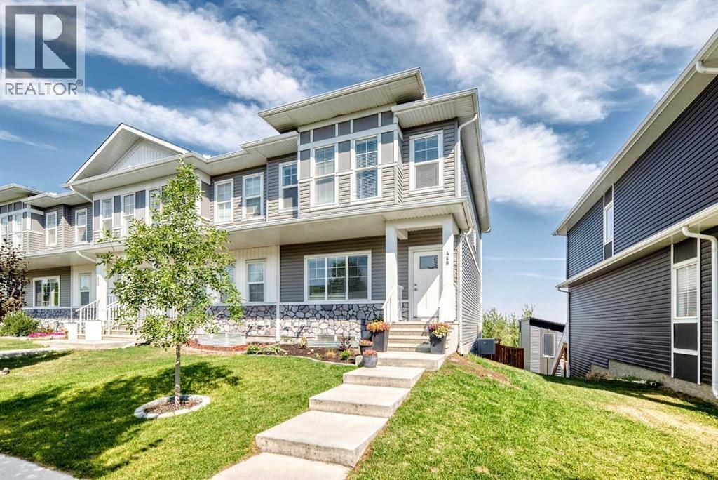 449 West Lakeview Drive, Chestermere