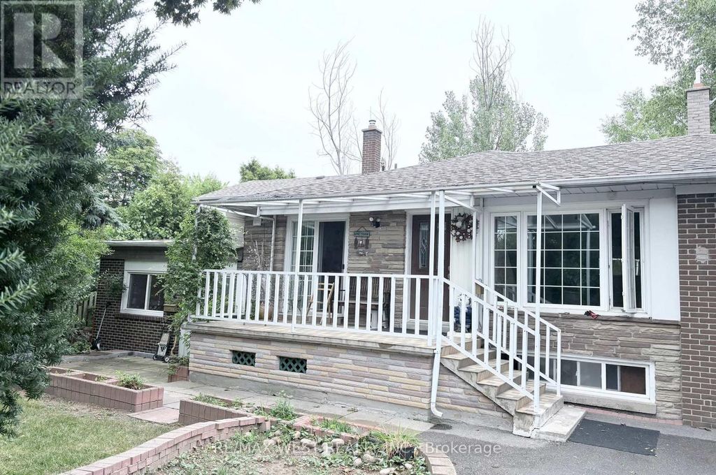 63 Summerside Crescent, Toronto (hillcrest Village)