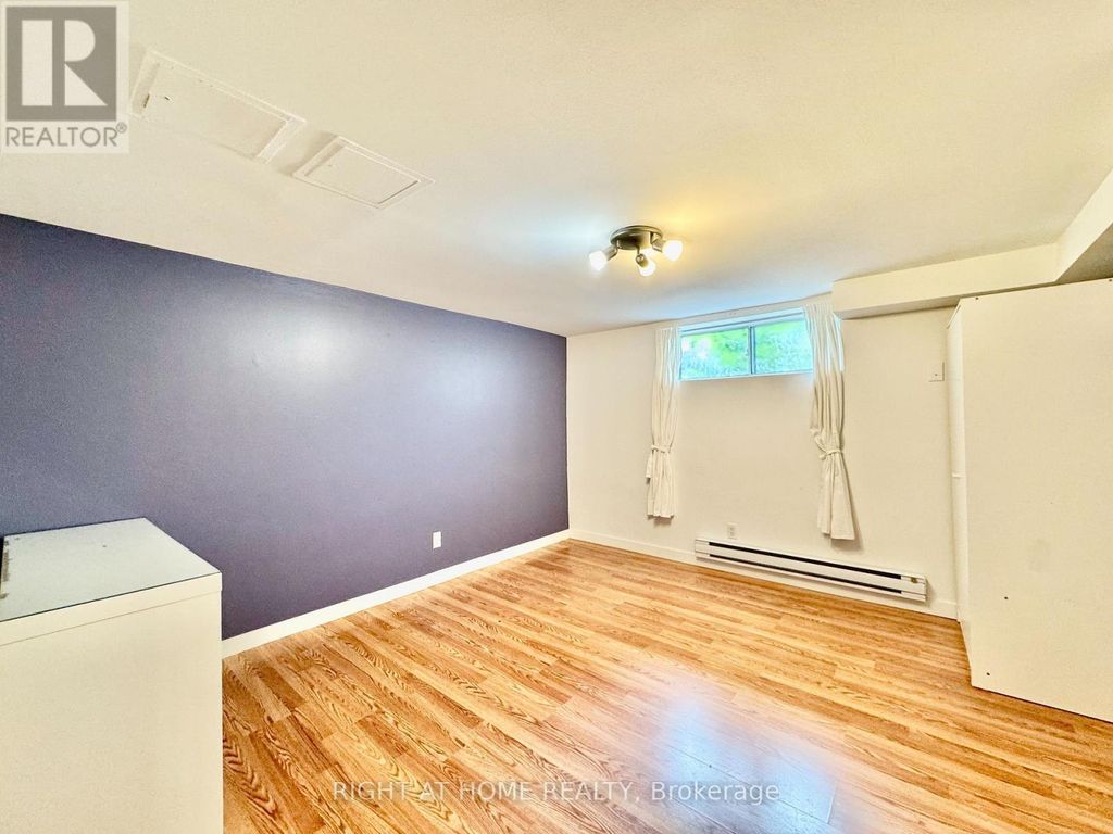Lower Apartment - 1196 Avenue Road, Toronto (lawrence Park South)