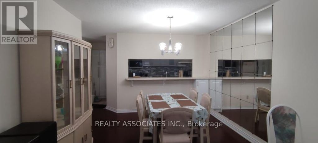 1903 - 330 Alton Towers Circle, Toronto (milliken)
