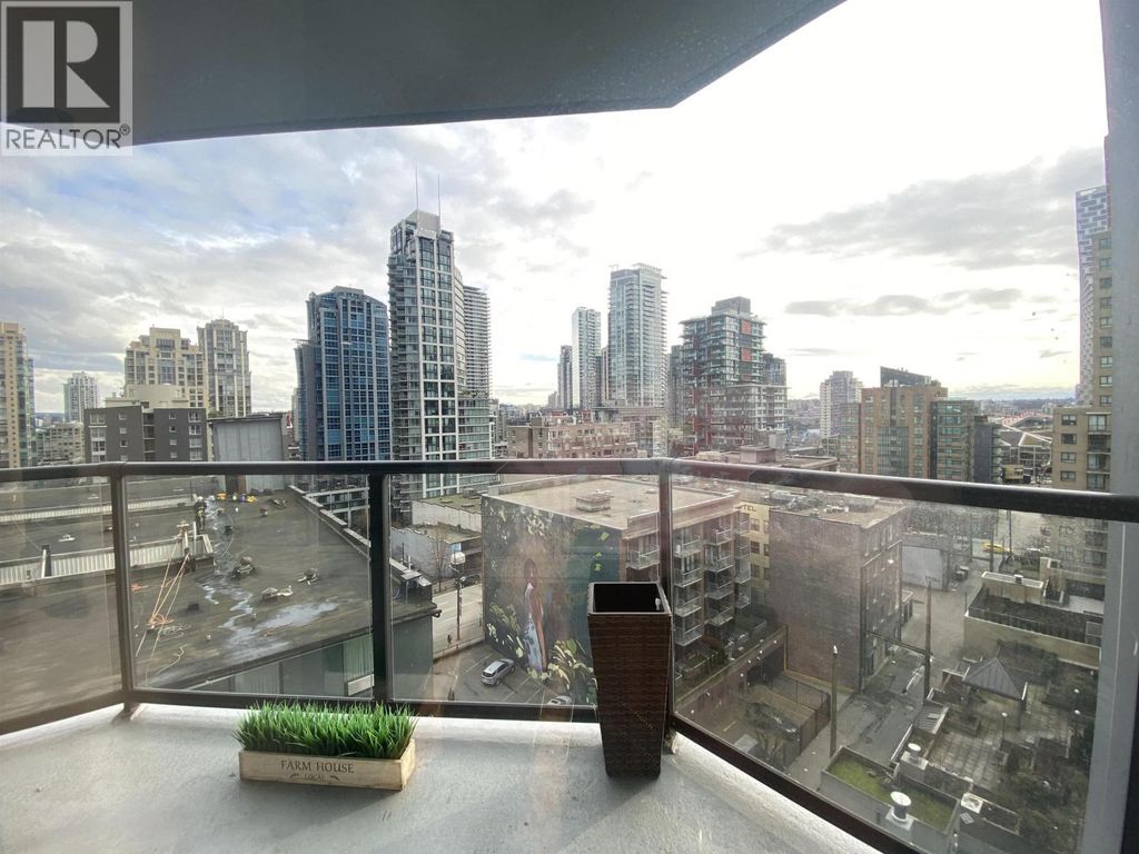 10xx 1212 Howe Street, Vancouver