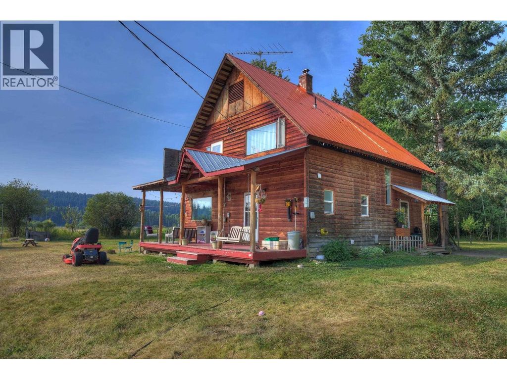 2211 Doyle Road, 150 Mile House