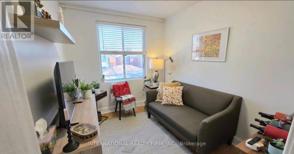 2 - 75 Auburn Avenue, Toronto (corso Italia-Davenport)