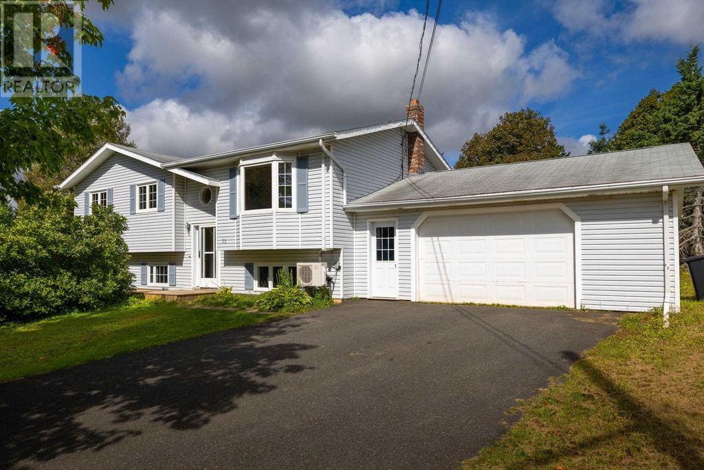 33 Amanda Drive, East Royalty