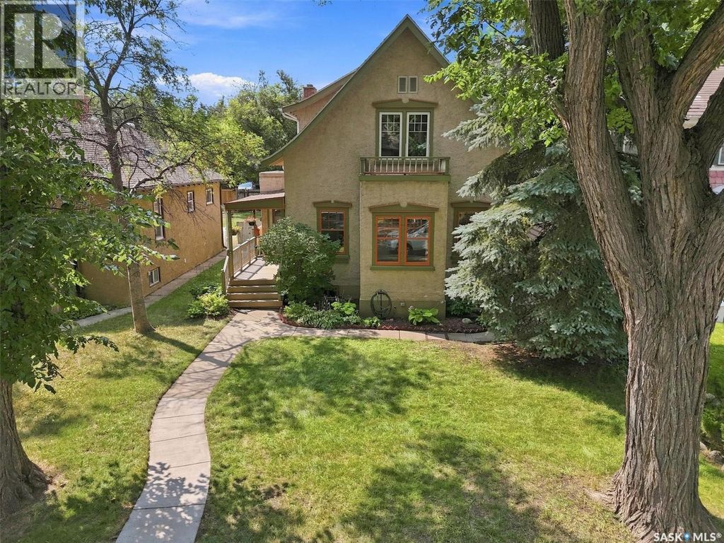 617 7th Avenue N, Saskatoon