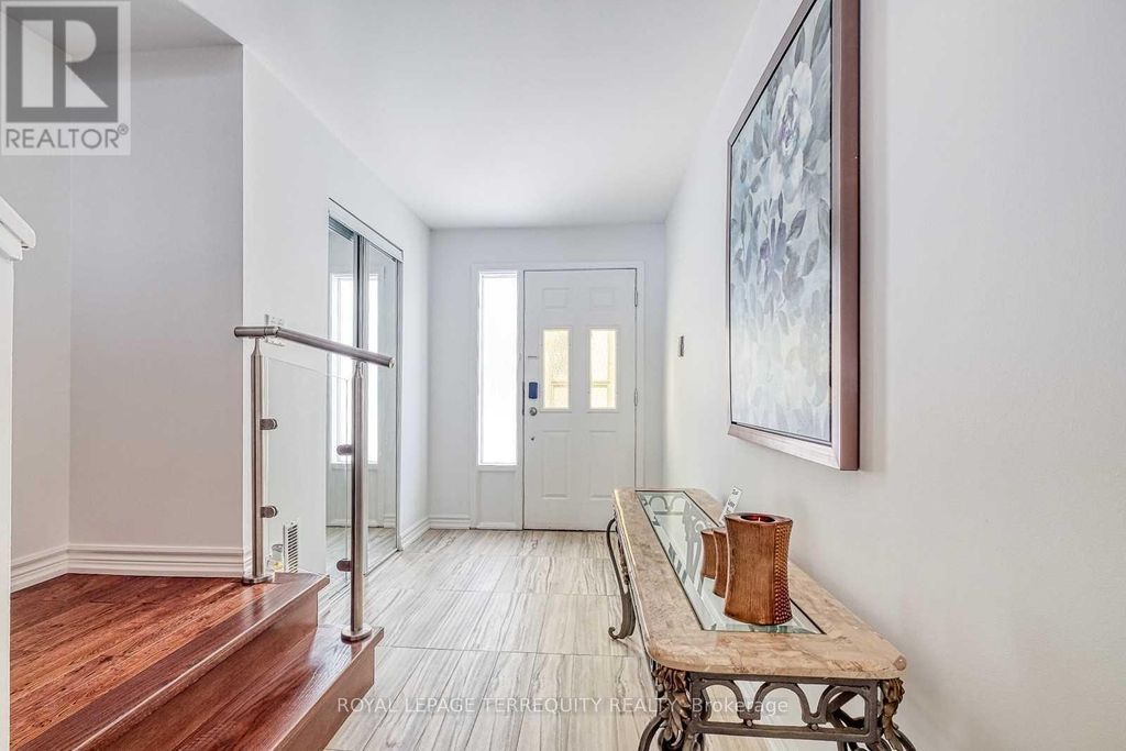 26 Nebula Star Way, Toronto (henry Farm)